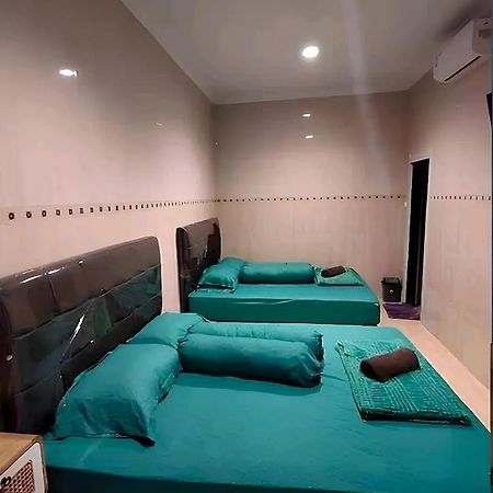 De Patuk Homestay ยอกยาการ์ตา ภายนอก รูปภาพ