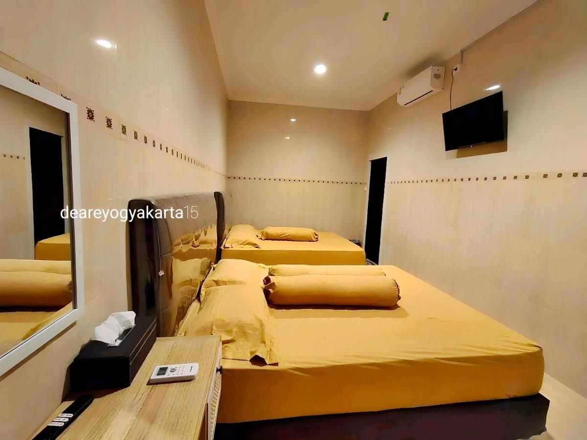 De Patuk Homestay ยอกยาการ์ตา ภายนอก รูปภาพ