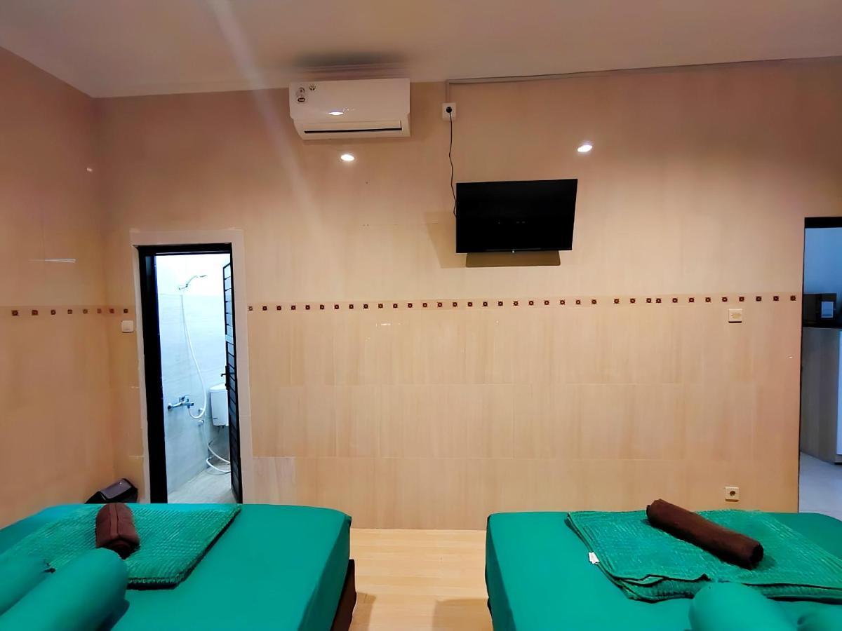 De Patuk Homestay ยอกยาการ์ตา ภายนอก รูปภาพ