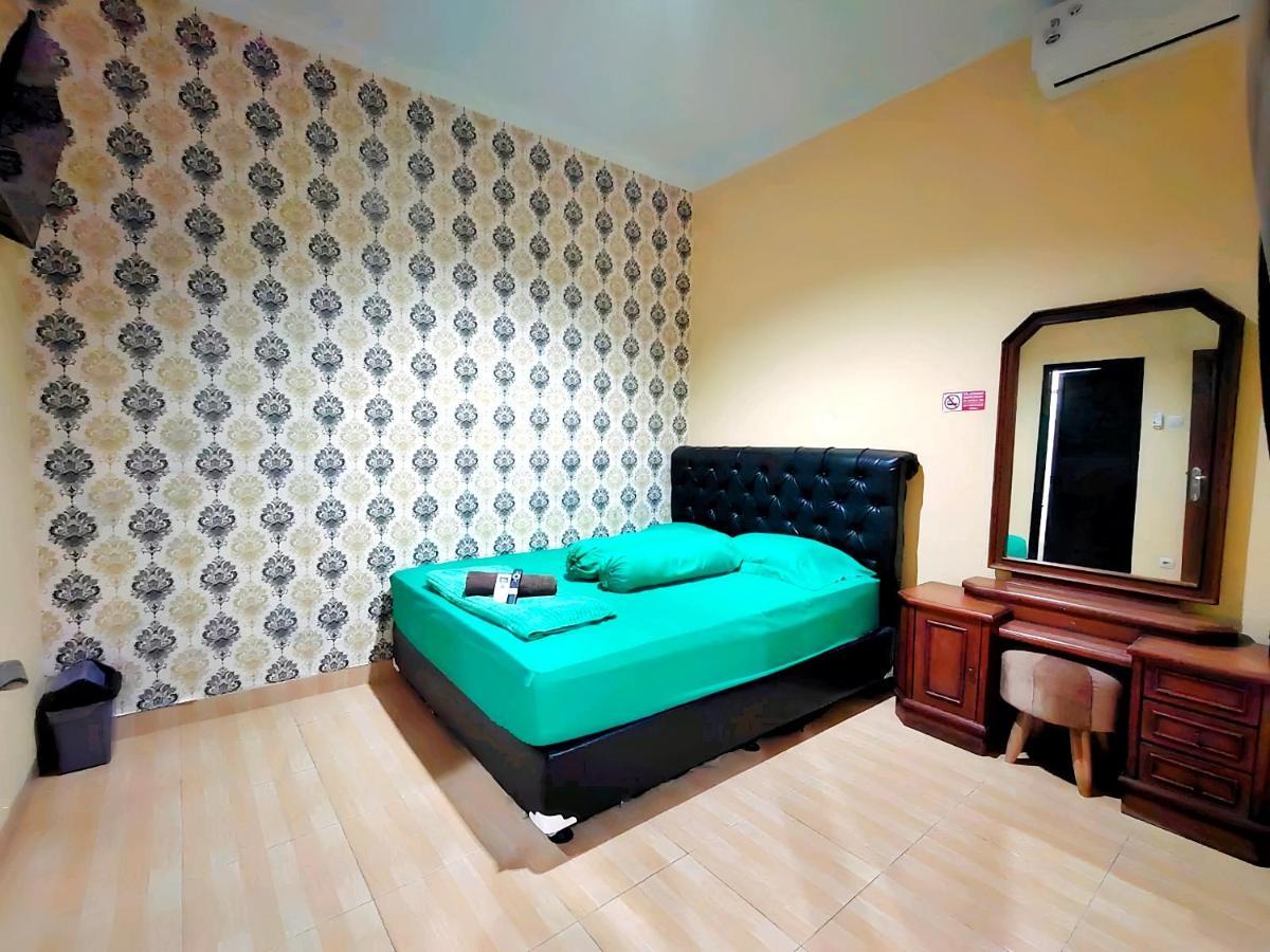 De Patuk Homestay ยอกยาการ์ตา ภายนอก รูปภาพ