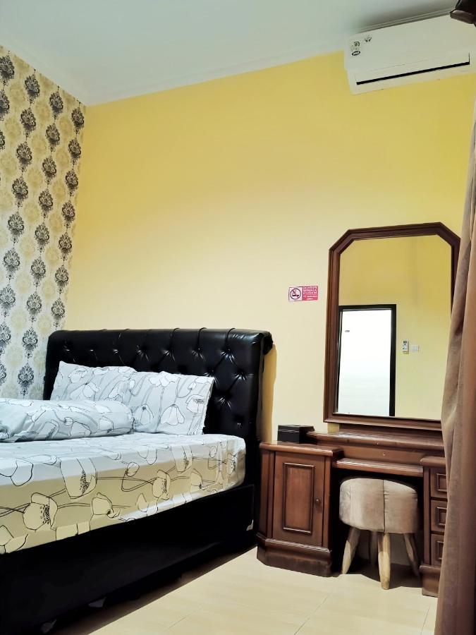 De Patuk Homestay ยอกยาการ์ตา ภายนอก รูปภาพ